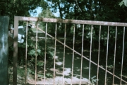 4. Auf der anderen Seite des Zaunes / on the other side of the fence (c) Christian Kretke